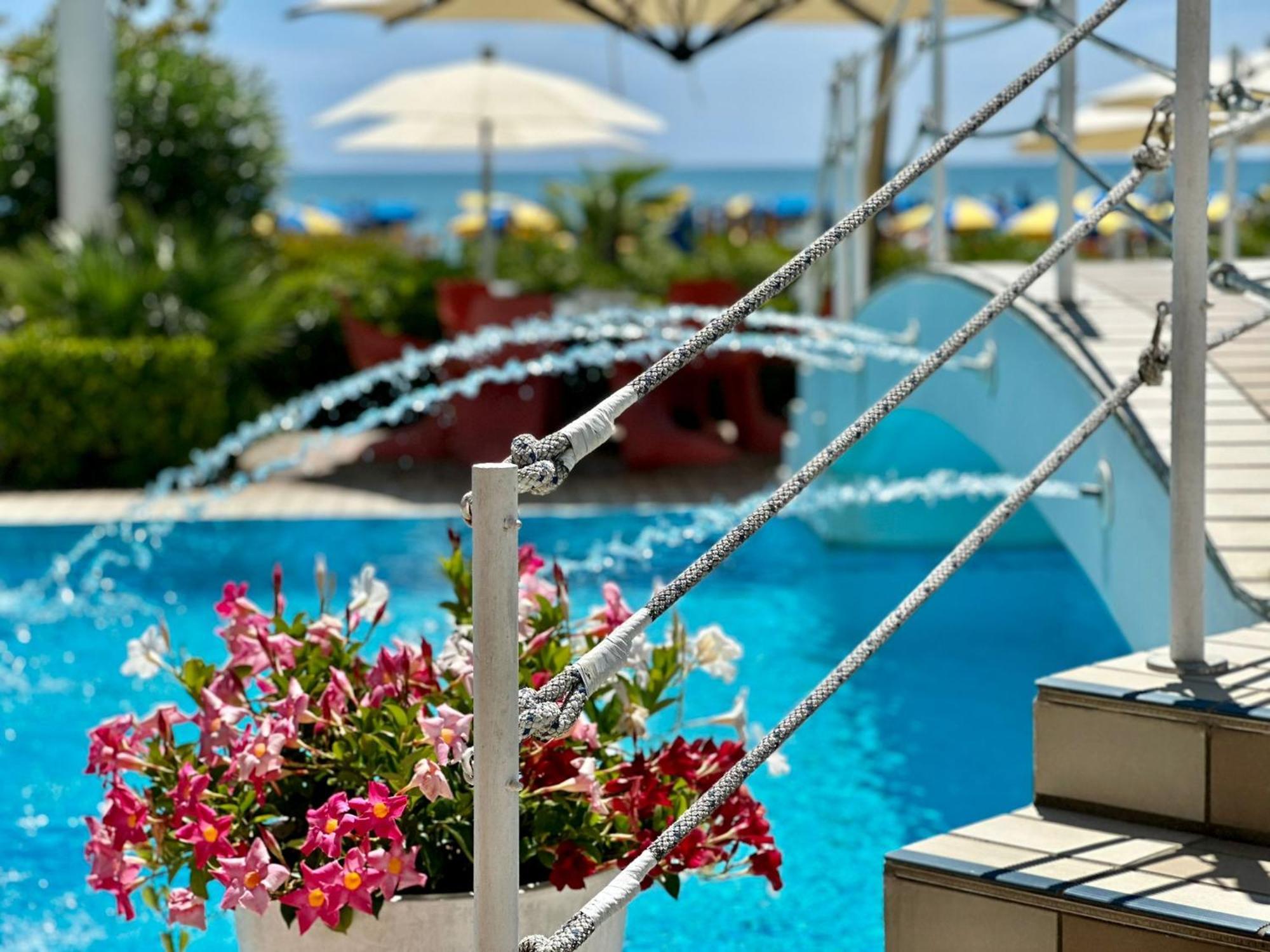 Ruhl Beach Hotel & Suites Лидо-ди-Езоло Экстерьер фото