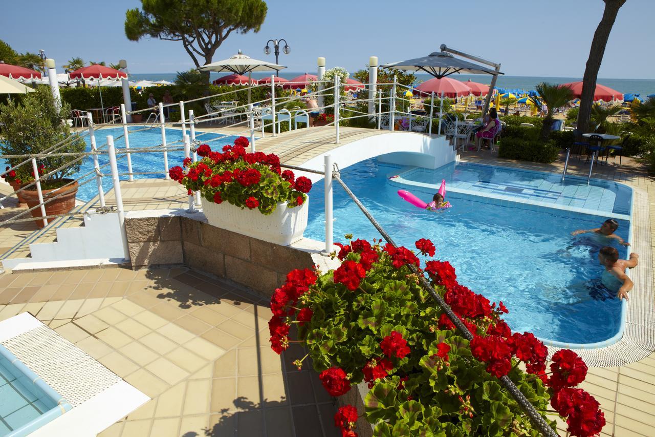 Ruhl Beach Hotel & Suites Лидо-ди-Езоло Экстерьер фото
